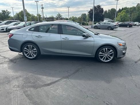 Used 2024 Chevrolet Malibu LT FWD image 3