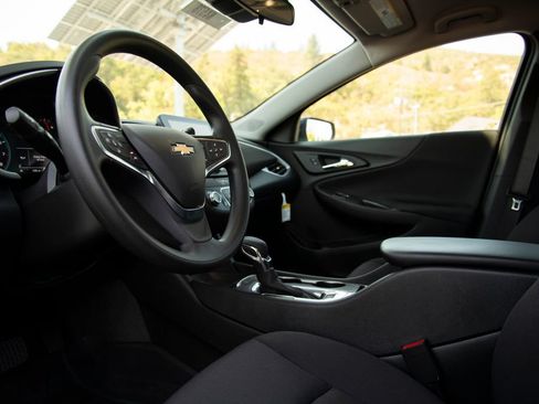 New 2025 Chevrolet Malibu LS FWD image 10