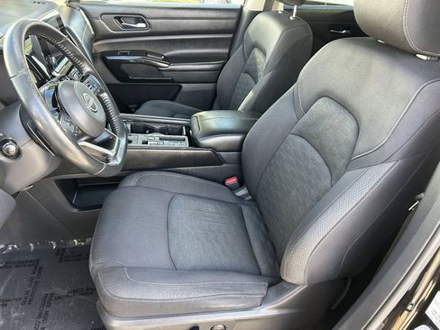 Used 2022 Nissan Pathfinder SV image 23