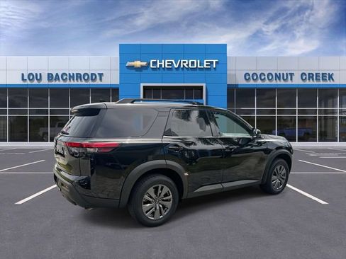 Used 2025 Nissan Pathfinder SV FWD image 8