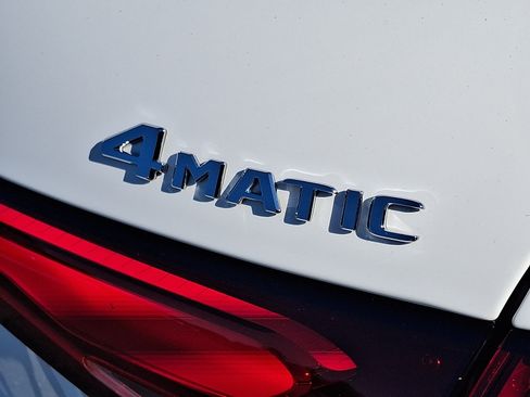 Certified 2023 Mercedes-Benz GLC 300 4MATIC image 33