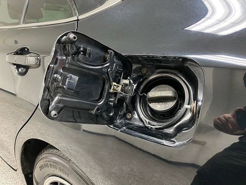 Used 2017 Toyota Camry LE image 13