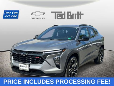 Used 2024 Chevrolet Trax RS w/ Sunroof Package FWD image 1