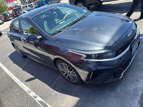 Used 2023 Kia Forte GT-Line w/ GT-Line Premium Package FWD image 7