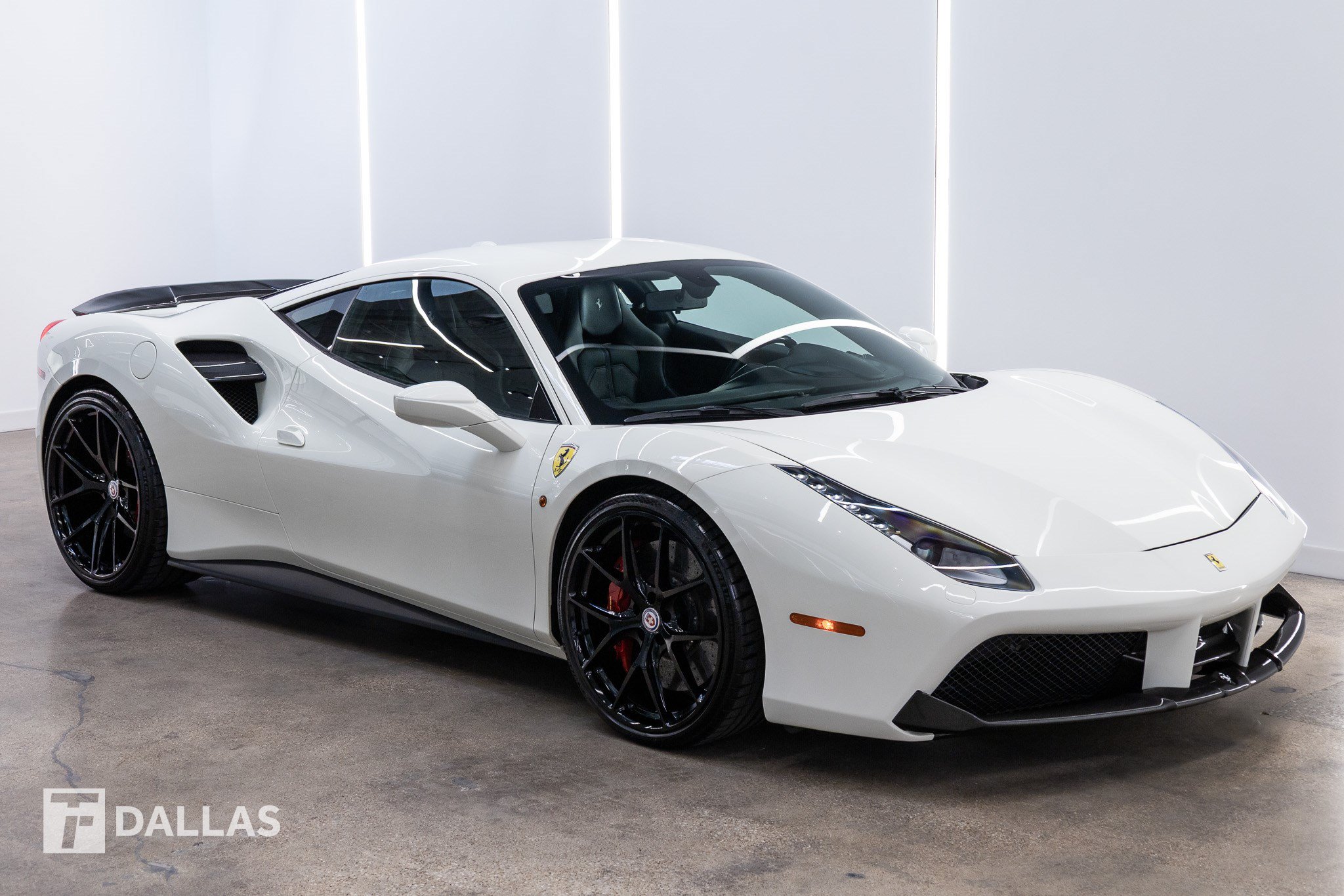 Used 2017 Ferrari 488 GTB RWD image 18