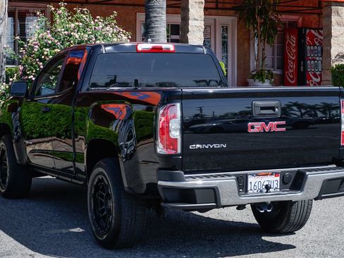 Used 2018 GMC Canyon W/T w/ Convenience Package image 6