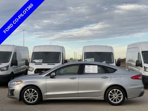 Used 2020 Ford Fusion SE image 3