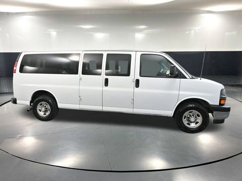 Used 2017 Chevrolet Express 3500 LT w/ LT Preferred Equipment Group image 4