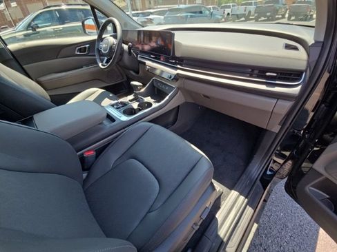 New 2026 Kia Carnival EX FWD image 14