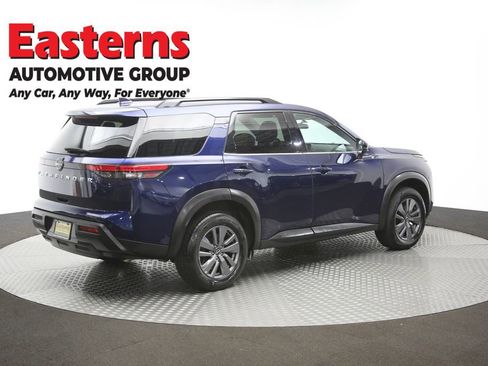 Used 2025 Nissan Pathfinder SV FWD image 41