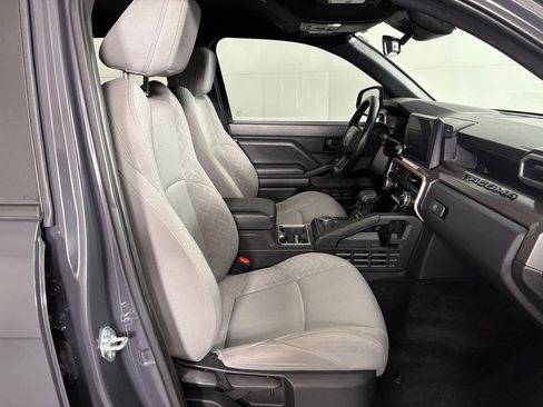 Used 2025 Toyota Tacoma SR5 image 42