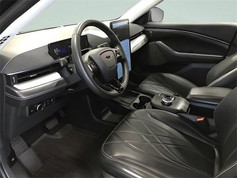 Used 2023 Ford Mustang Mach-E Select image 12