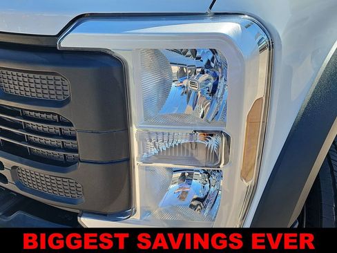 New 2025 Ford F550 4x4 Regular Cab Super Duty image 33