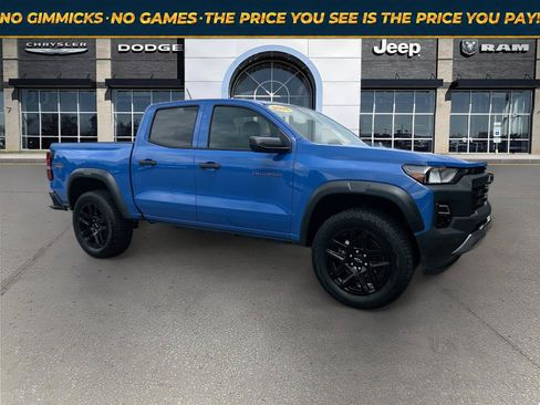 Used 2025 Chevrolet Colorado Trail Boss AWD/4WD image 1