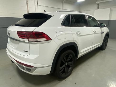 Used 2021 Volkswagen Atlas Cross Sport SE w/ Panoramic Sunroof Package AWD/4WD image 3