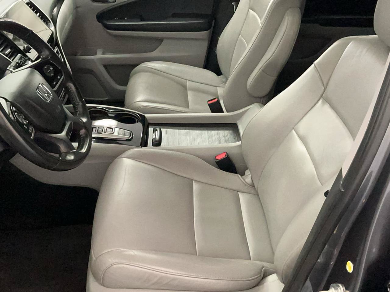 Used 2021 Honda Pilot Touring image 11