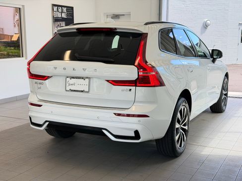 Used 2024 Volvo XC60 B5 Core AWD/4WD image 6