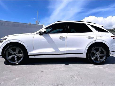 Used 2023 Genesis GV70 2.5T w/ Sport Prestige Package AWD/4WD image 3
