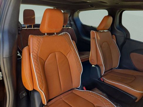 New 2026 Chrysler Pacifica Pinnacle w/ Trailer Tow Group image 25