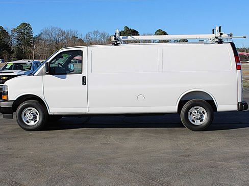Used 2025 Chevrolet Express 2500 Extended w/ Communications Package image 6