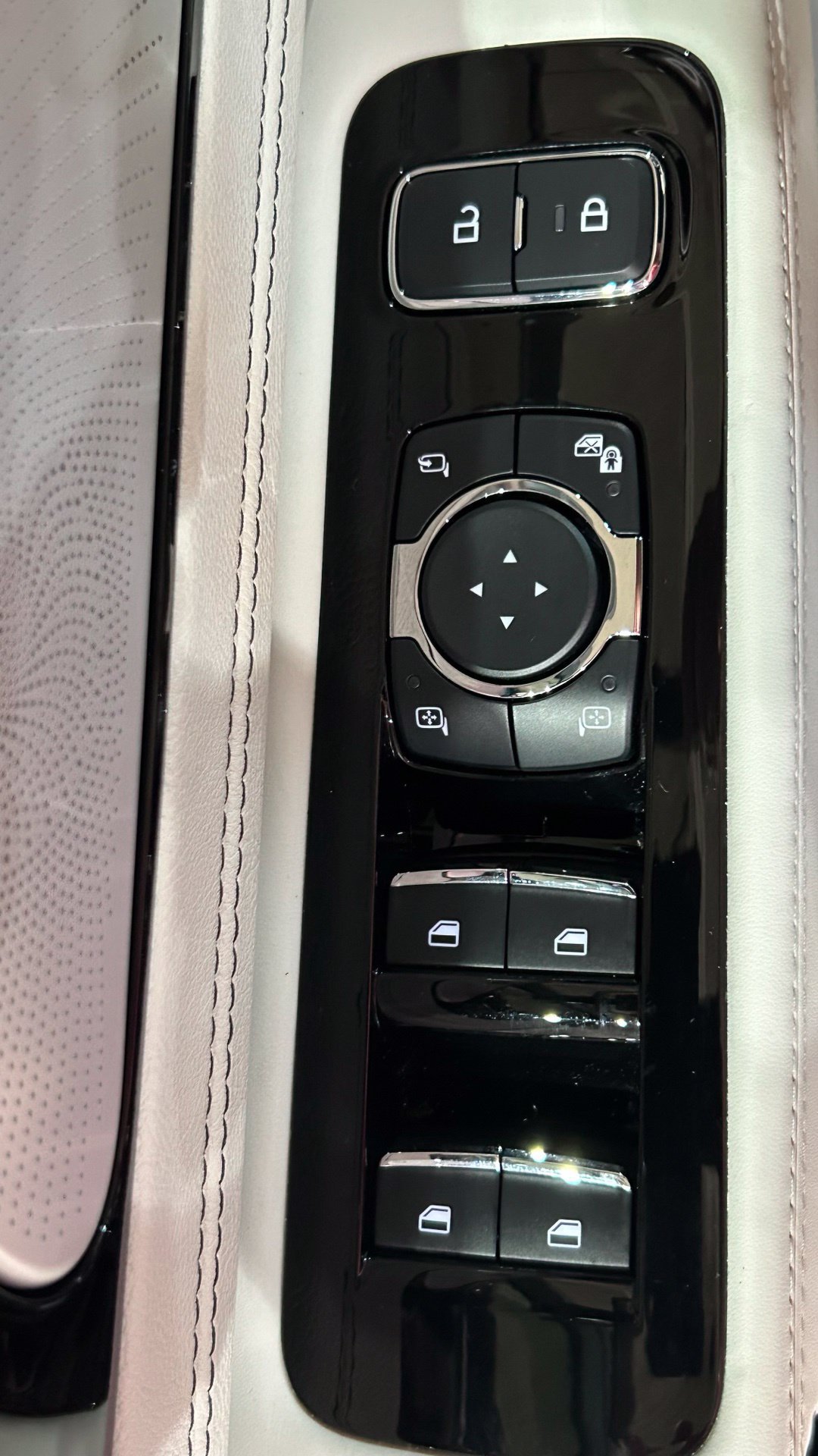 Used 2026 Lincoln Aviator Black Label AWD/4WD image 39