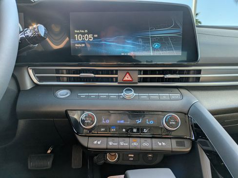 New 2026 Hyundai Elantra Limited FWD image 10