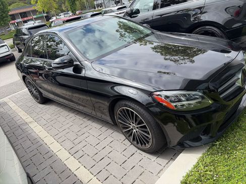 Used 2020 Mercedes-Benz C 300 Sedan image 2