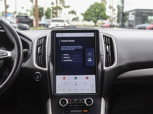 Used 2023 Ford Edge SEL image 13