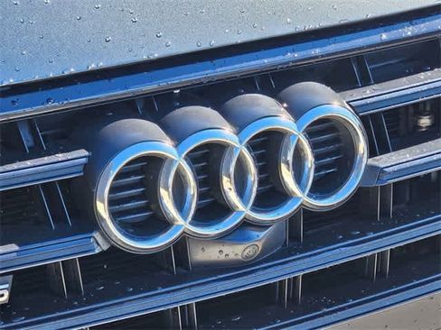 Used 2020 Audi SQ5 Prestige image 11