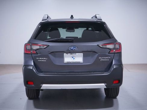 Used 2023 Subaru Outback Touring AWD/4WD image 5