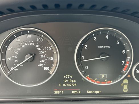 Used 2011 BMW 550i Sedan RWD image 17