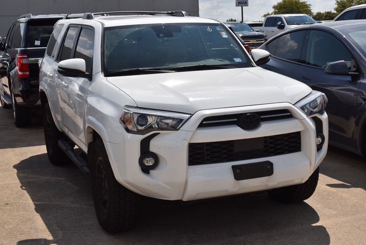Used 2022 Toyota 4Runner SR5 Premium w/ Moonroof Package RWD image 4
