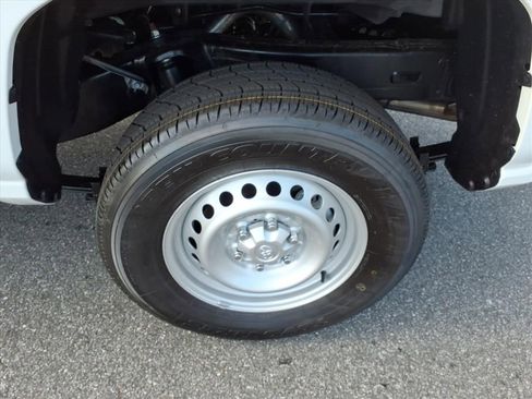 Used 2025 Toyota Tacoma SR image 8