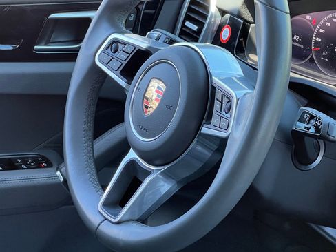 Certified 2023 Porsche Cayenne Platinum Edition AWD/4WD image 32