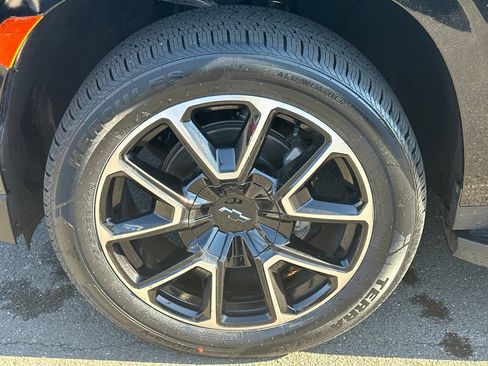 Used 2023 Chevrolet Suburban RST AWD/4WD image 9