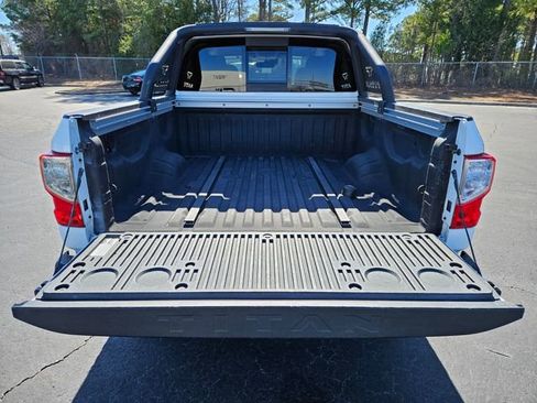 Used 2021 Nissan Titan SV w/ SV Convenience Package image 18