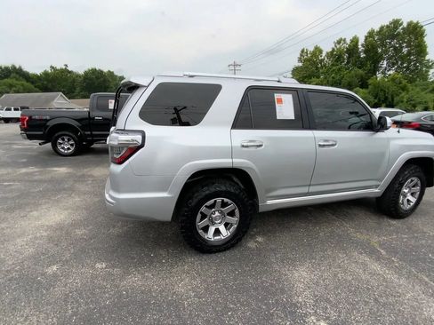 Used 2011 Toyota 4Runner Limited AWD/4WD image 2