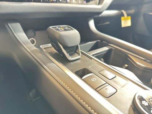 New 2026 Nissan Pathfinder SV image 17