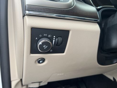 Used 2017 Jeep Grand Cherokee Limited RWD image 33