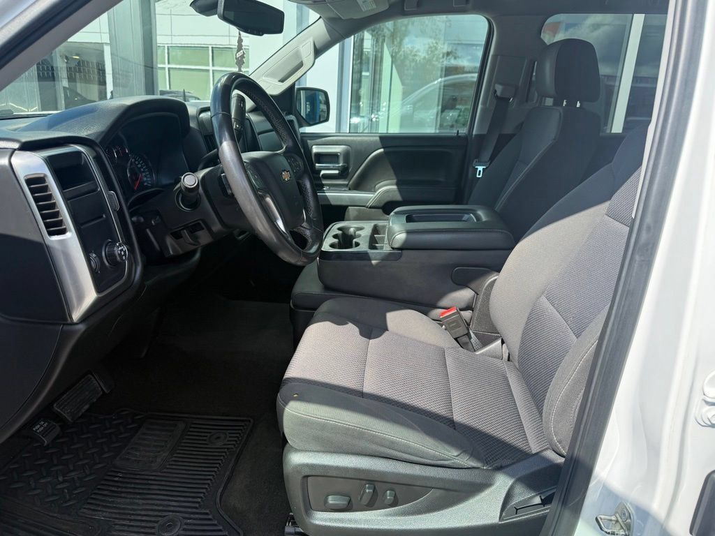 Used 2018 Chevrolet Silverado 1500 LT w/ LT Eassist Package RWD image 7