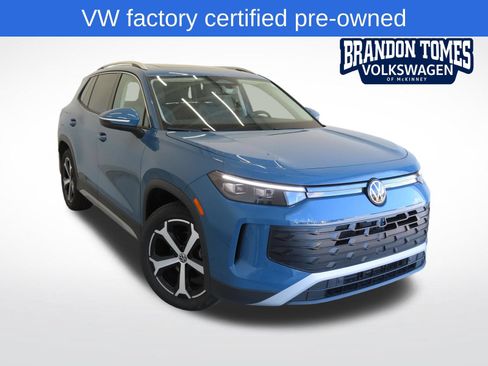 Certified 2026 Volkswagen Tiguan SE FWD image 1