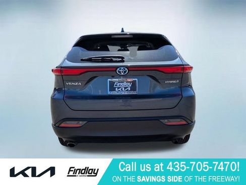 Used 2021 Toyota Venza LE AWD/4WD image 4