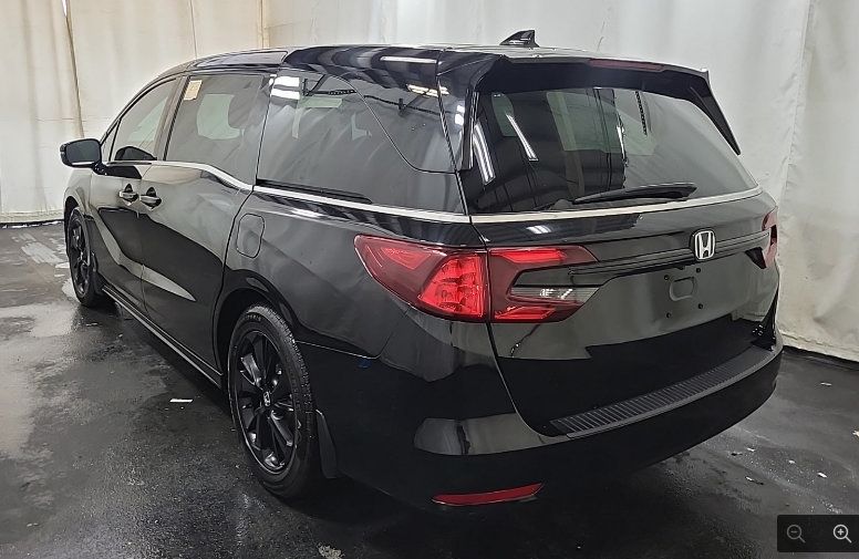 Used 2023 Honda Odyssey Sport image 2