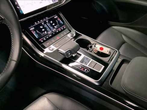 Used 2021 Audi Q8 Premium Plus w/ Premium Plus Package AWD/4WD image 16