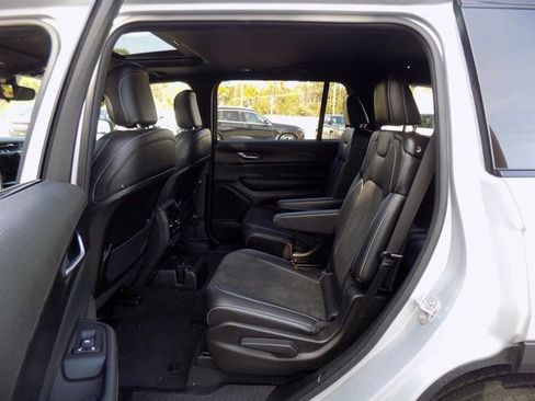 New 2024 Jeep Grand Cherokee L Altitude AWD/4WD image 37