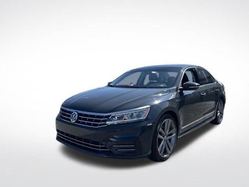 Used 2017 Volkswagen Passat 1.8T R-Line FWD image 10