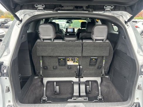 Used 2023 Toyota Sienna XSE image 8