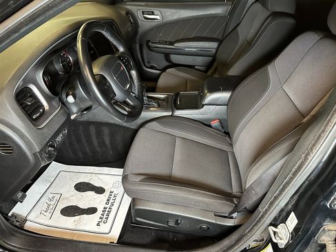 Used 2020 Dodge Charger SXT w/ Blacktop Package image 18