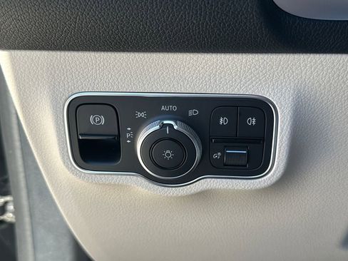 New 2026 Mercedes-Benz GLB 250 image 34