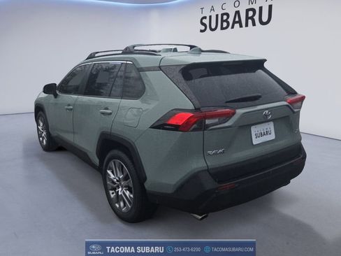 Used 2020 Toyota RAV4 XLE Premium image 3